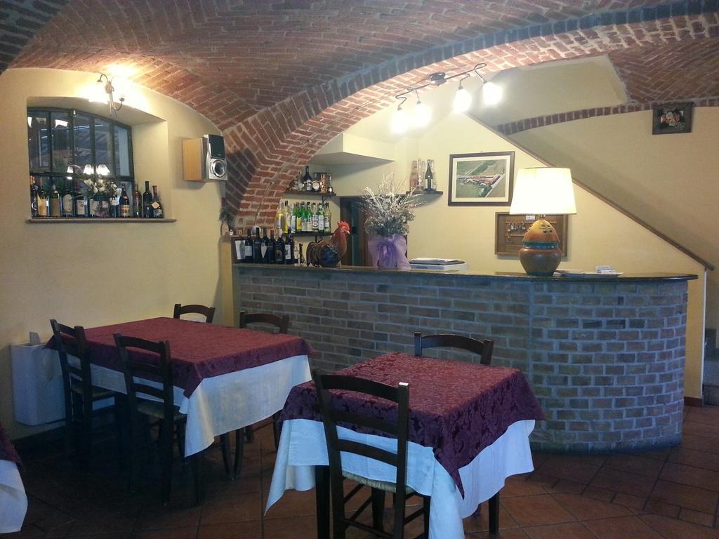 Agriturismo Cascina Del Peso レイニー エクステリア 写真