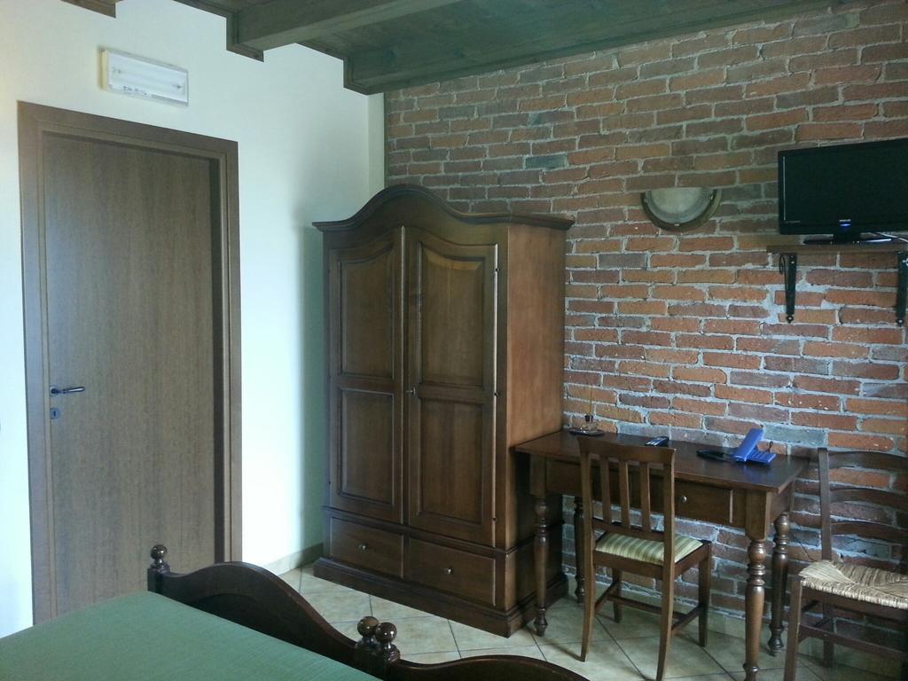 Agriturismo Cascina Del Peso レイニー 部屋 写真